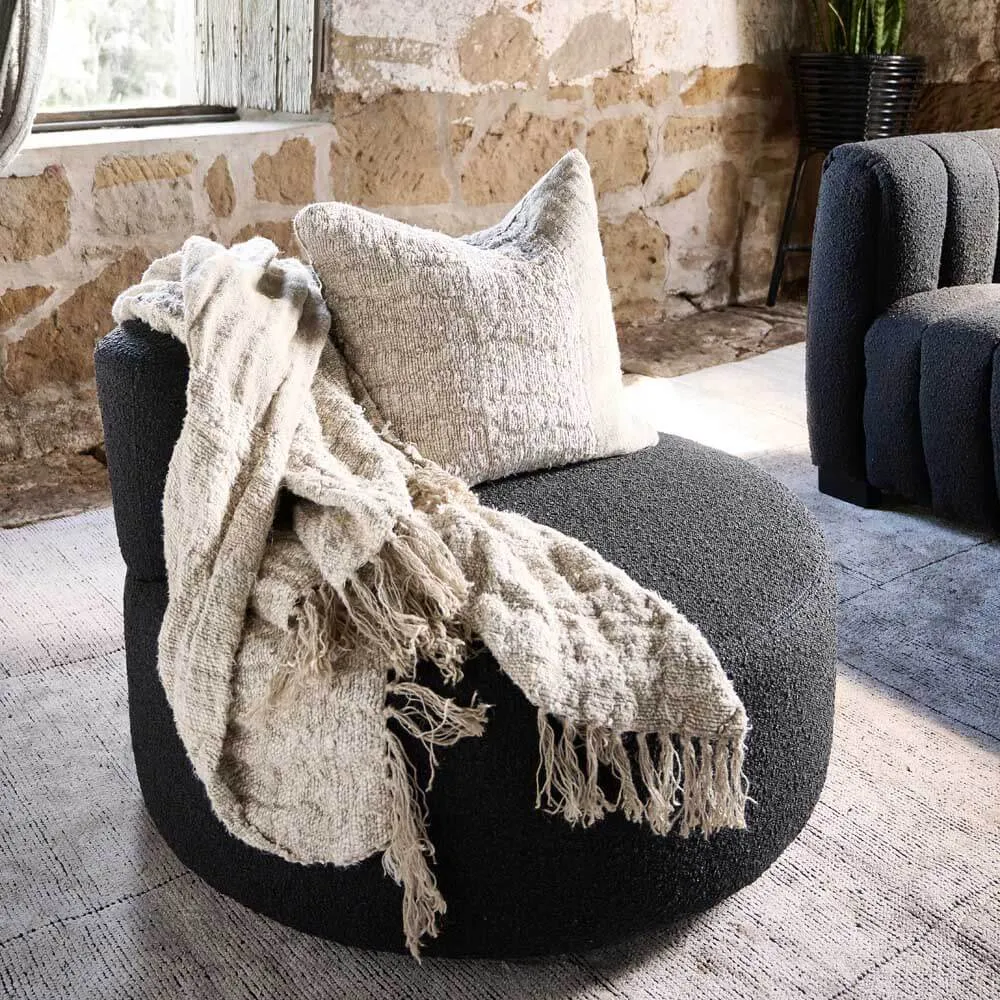 EADIE RAFFINE LINEN CUSHION