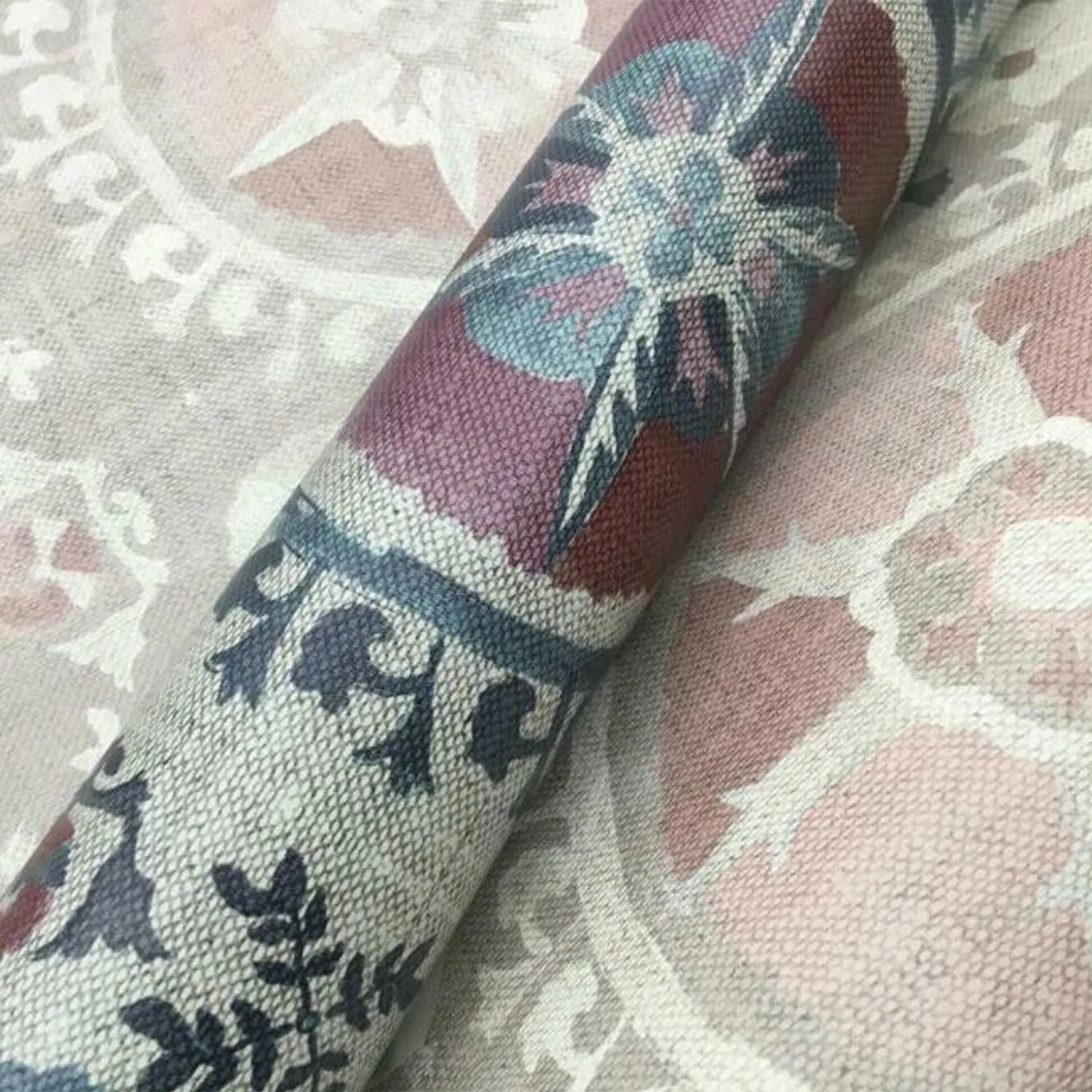 Fleurus Wallpaper (Red/Blue)