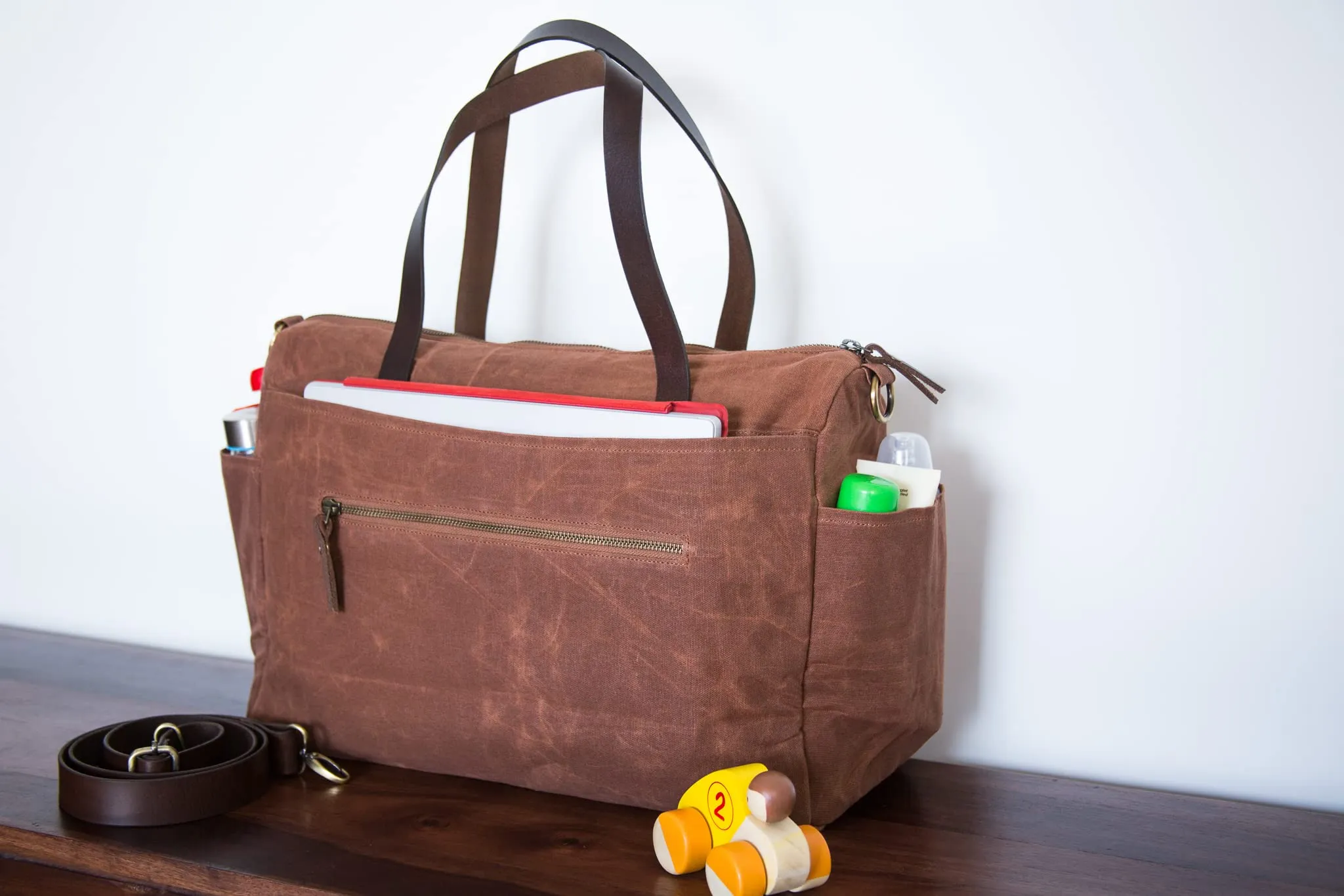 Generic: Pipa Large Waterproof Diaper Bag with Pouch and Stroller Clips