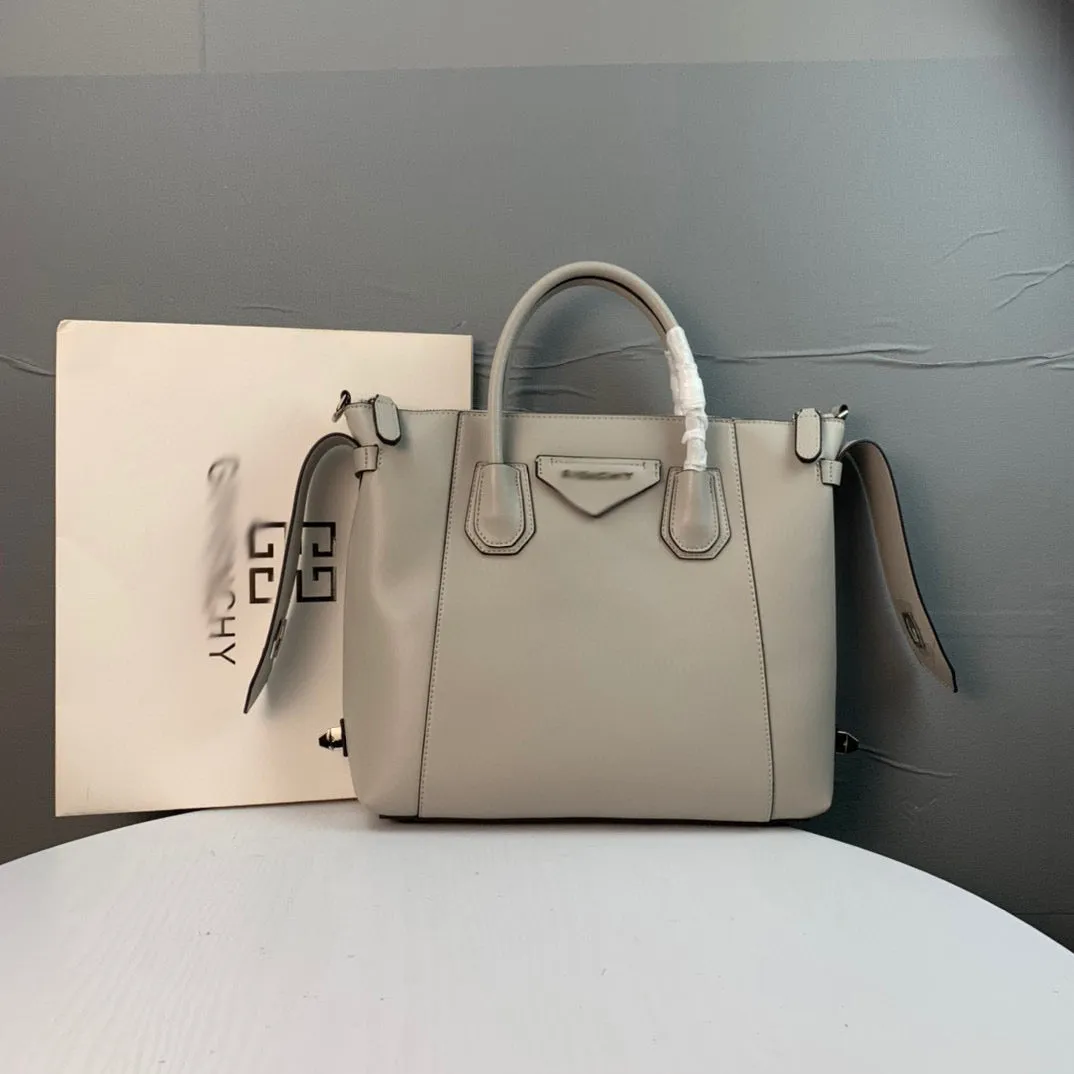GNY012   11.8x9.8x2.8inch