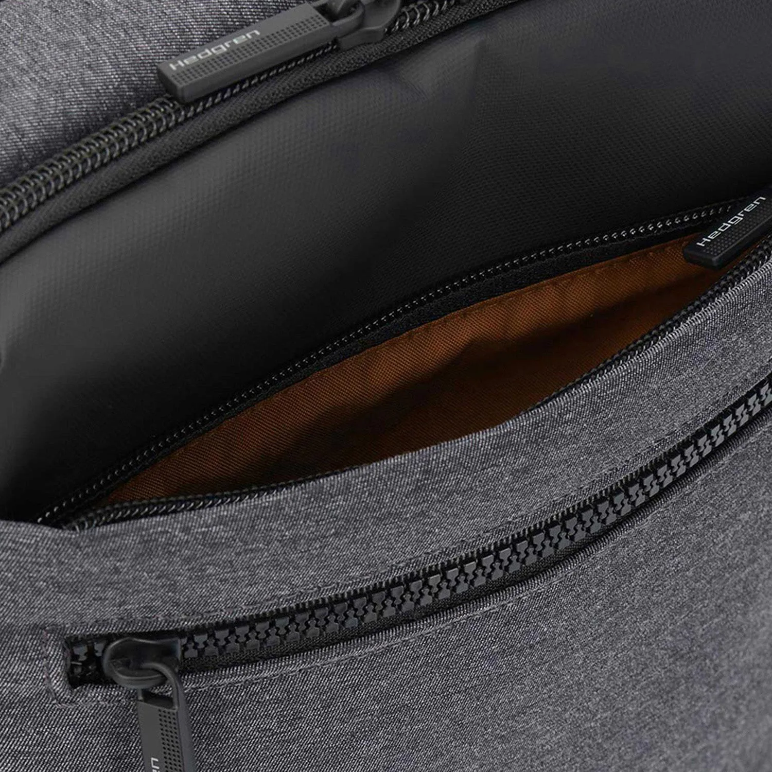 Hedgren Inc   RFID 10In Crossover Stylish Grey