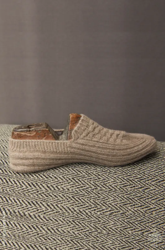 Mongolian Cashmere Prayer Slippers - Wheat Heather - Men’s, Women's